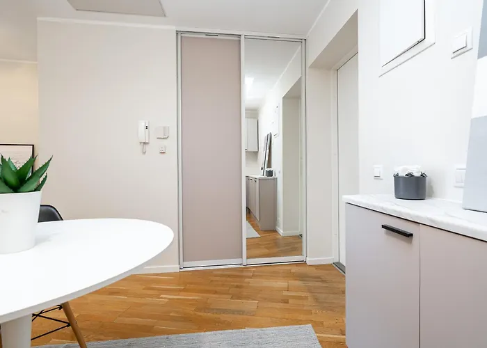 Apartment Cityscape Haven *